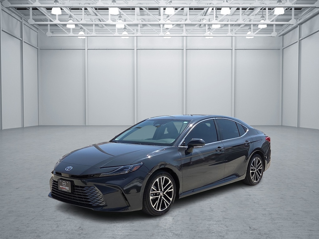 Used 2025 Toyota Camry XLE