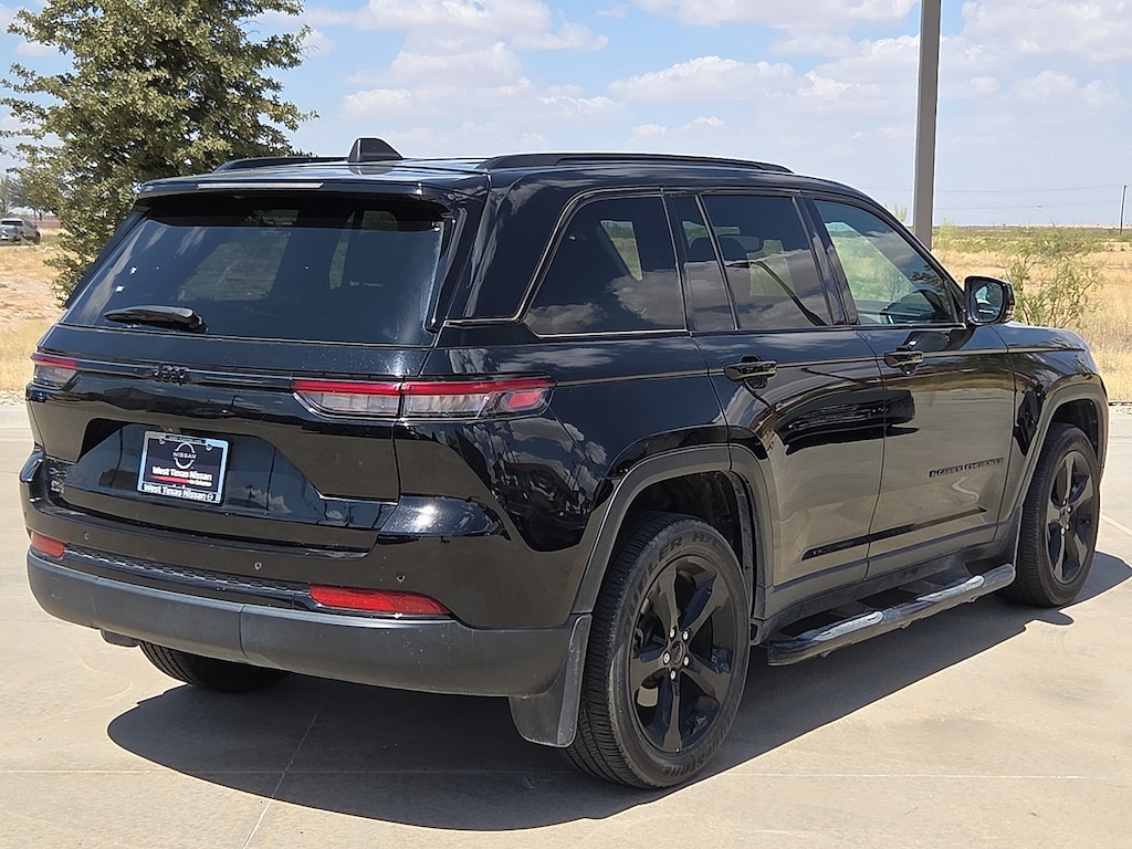 Used 2023 Jeep Grand Cherokee Altitude 4x4
