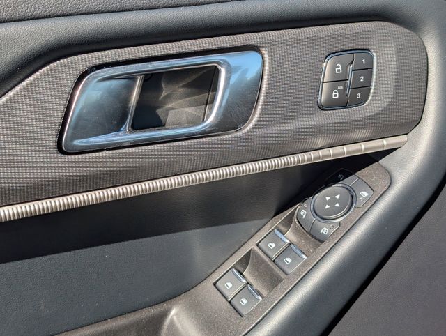 2026 Ford Explorer ST - Photo 18