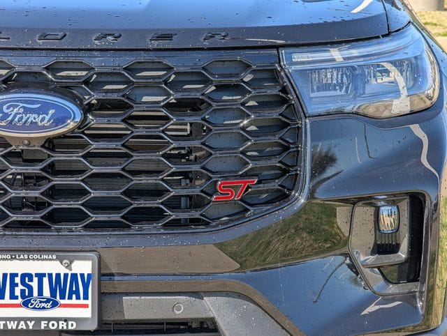 2026 Ford Explorer ST - Photo 6
