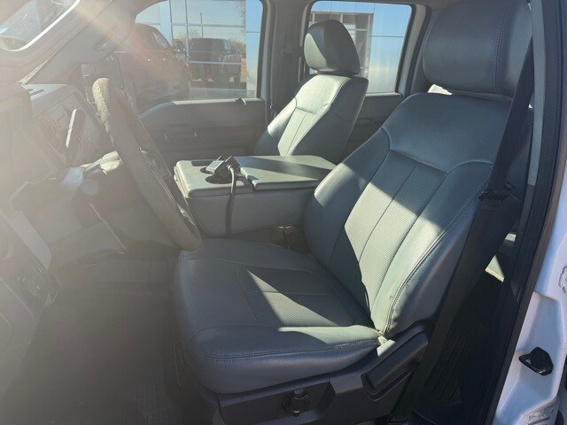 2013 Ford F-350 Super Duty Chassis Cab XL - Photo 7