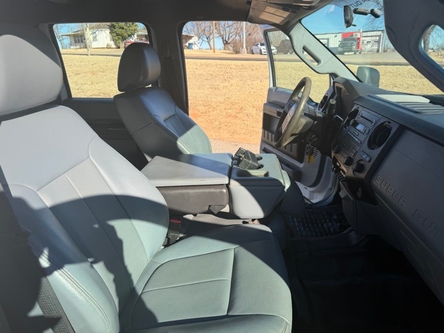 2013 Ford F-350 Super Duty Chassis Cab XL - Photo 10