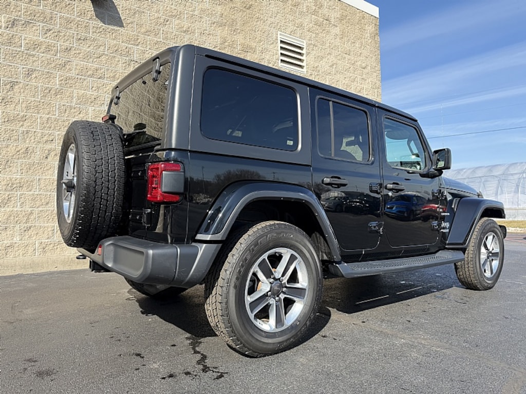 Used 2019 Jeep Wrangler Unlimited Sahara 4x4 Sahara SUV