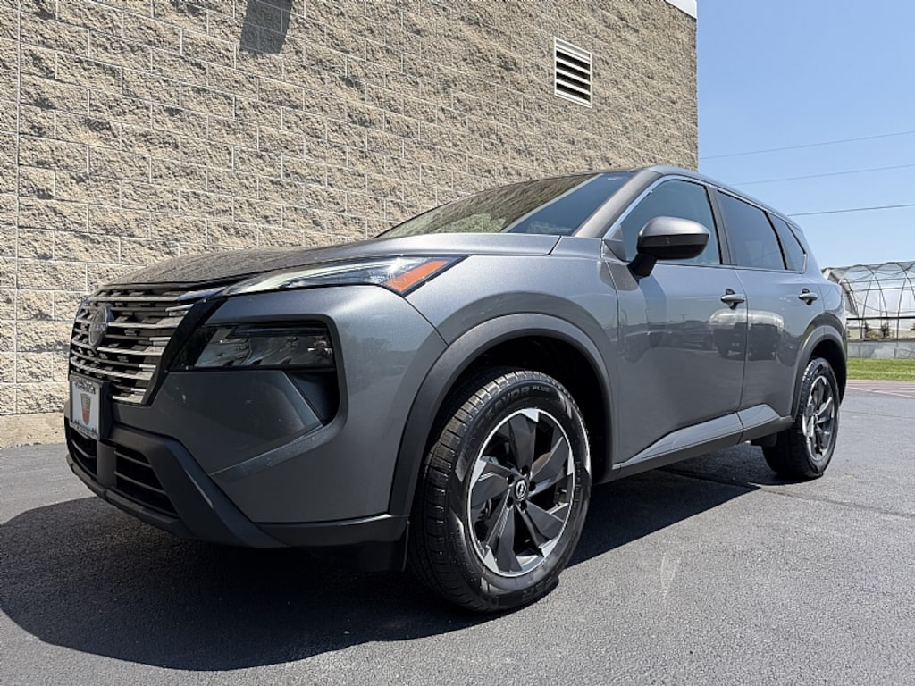 Used 2024 Nissan Rogue SV SUV