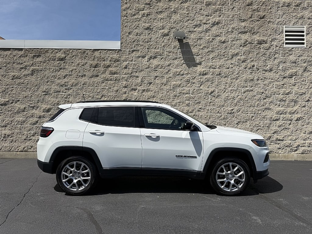 Used 2023 Jeep Compass Latitude Lux 4x4 Latitude Lux SUV