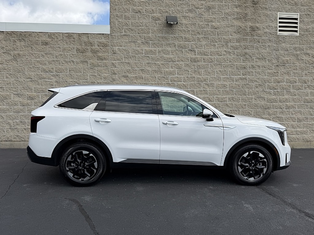Used 2025 Kia Sorento S S SUV