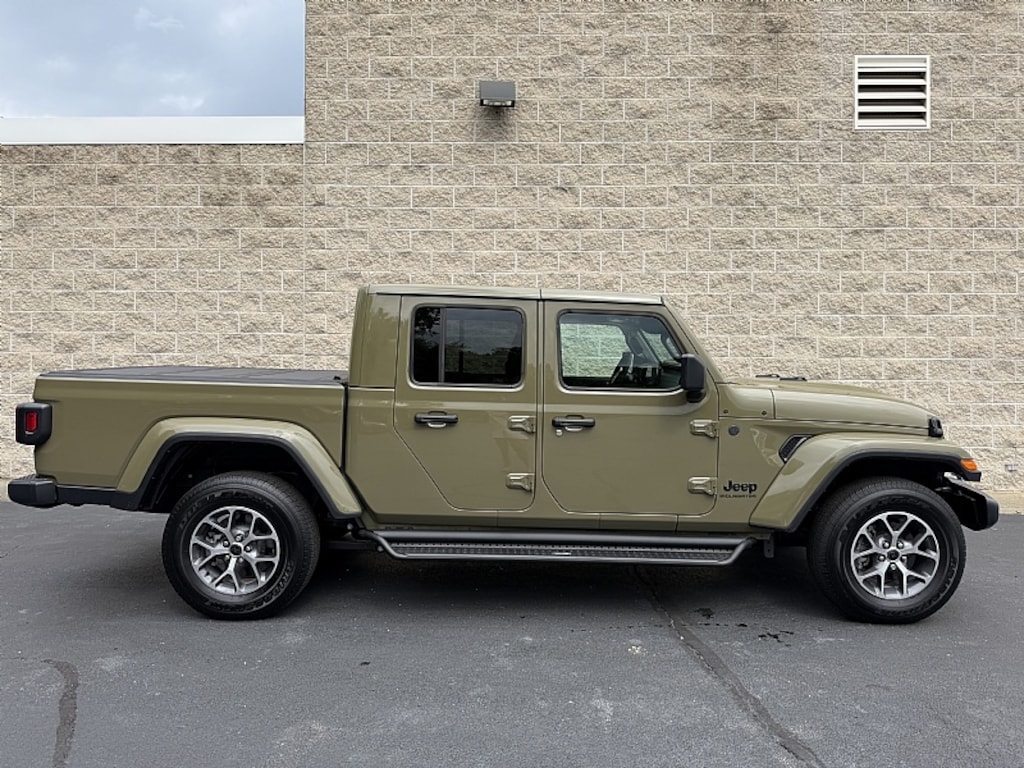 Used 2026 Jeep Gladiator Sport S 4x4 Sport S Truck Crew Cab
