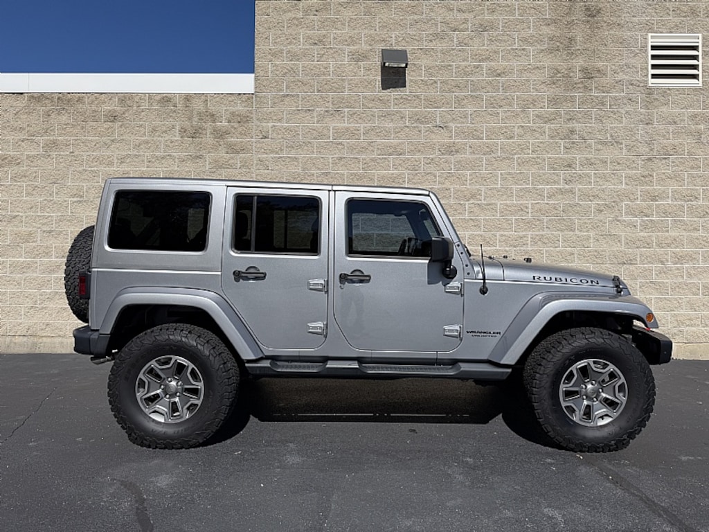 Used 2015 Jeep Wrangler Unlimited Rubicon SUV