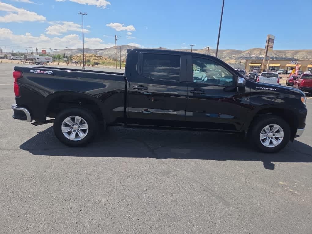 2025 Chevrolet Silverado 1500 LT - Photo 9