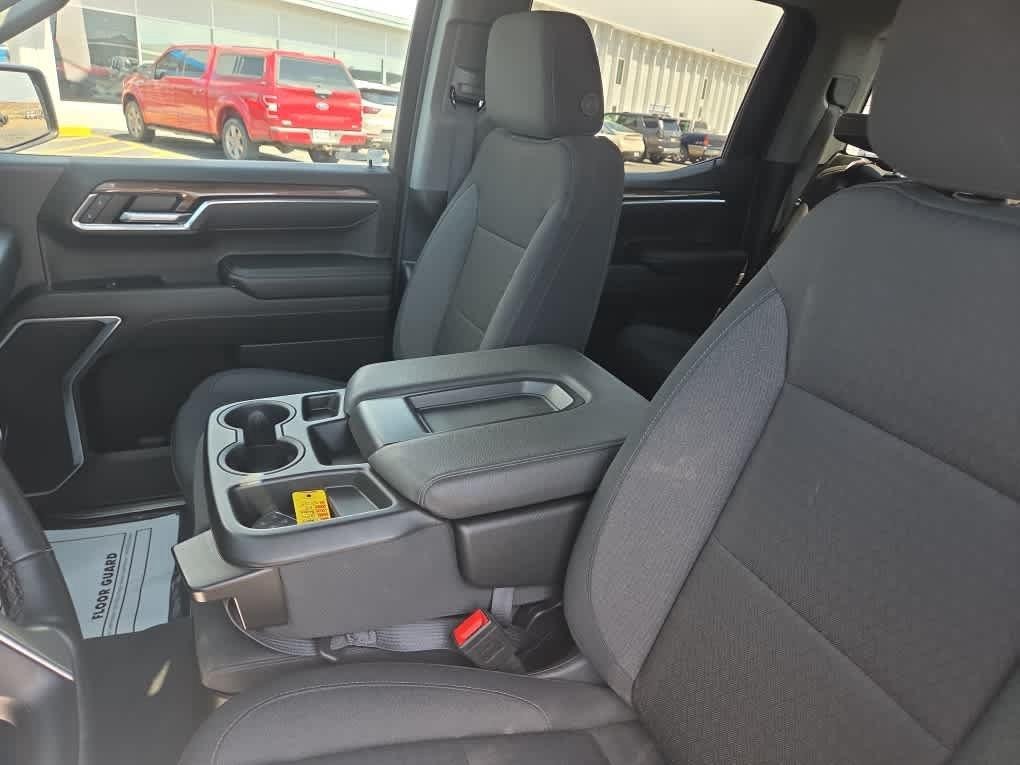 2025 Chevrolet Silverado 1500 LT - Photo 18