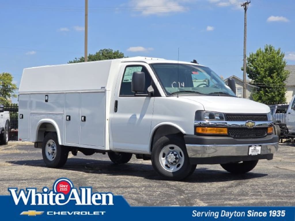 New 2026 Chevrolet Express Commercial Cutaway 1WT Cutaway Van
