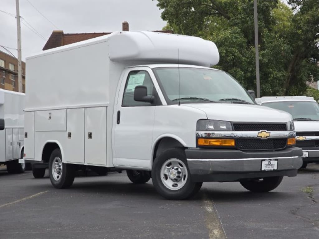 New 2026 Chevrolet Express Commercial Cutaway 1WT Cutaway Van