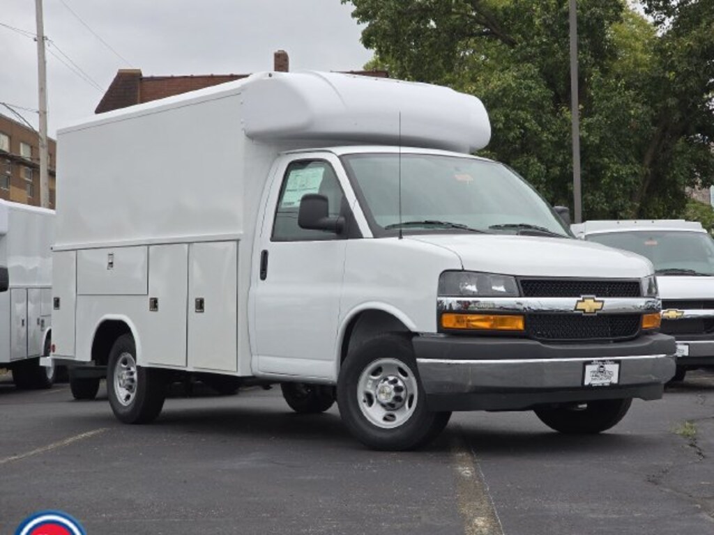 New 2026 Chevrolet Express Commercial Cutaway 1WT Cutaway Van