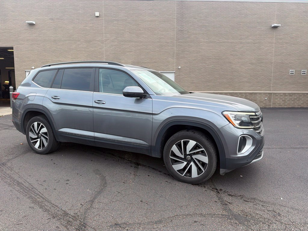 Used 2025 Volkswagen Atlas 2.0T SE w/Technology SUV
