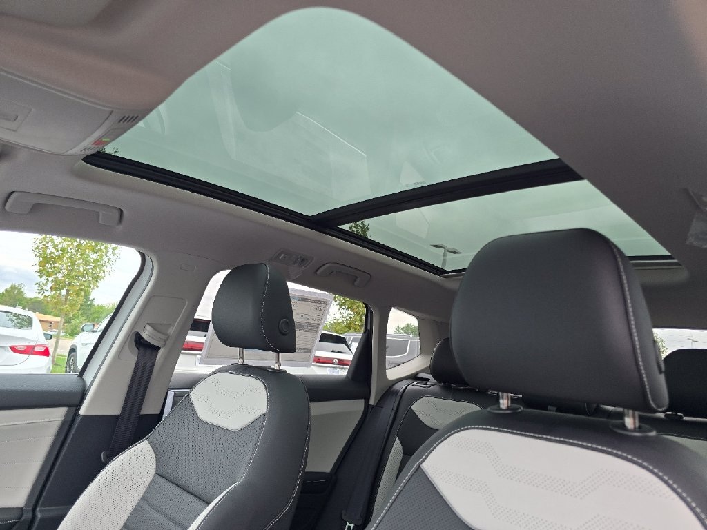 New 2027 Volkswagen Taos 1.5T SEL SUV