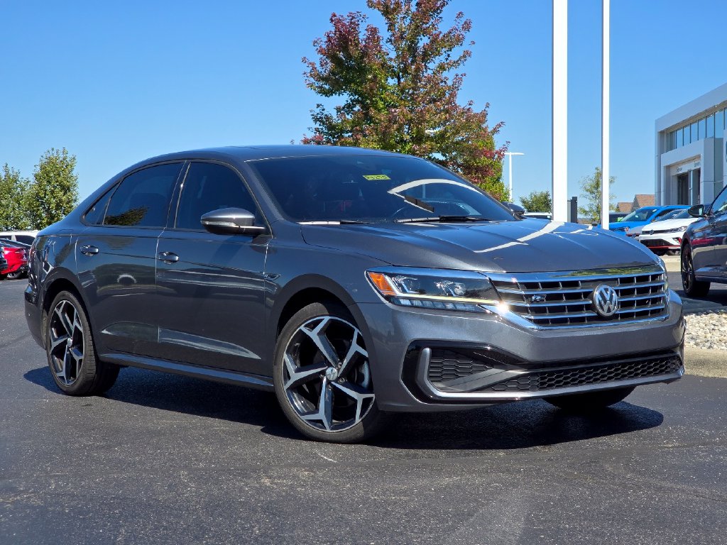 Used 2022 Volkswagen Passat 2.0T R-Line Sedan