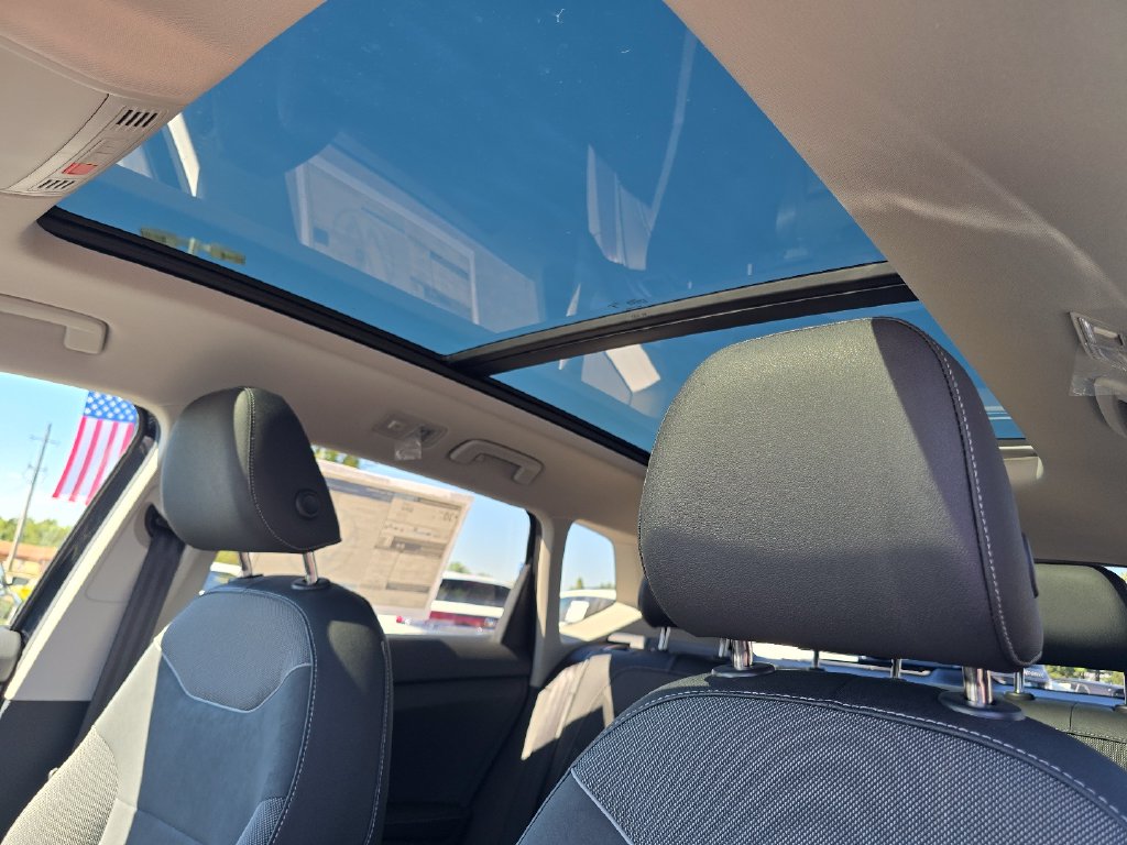 New 2027 Volkswagen Taos 1.5T SE Black SUV