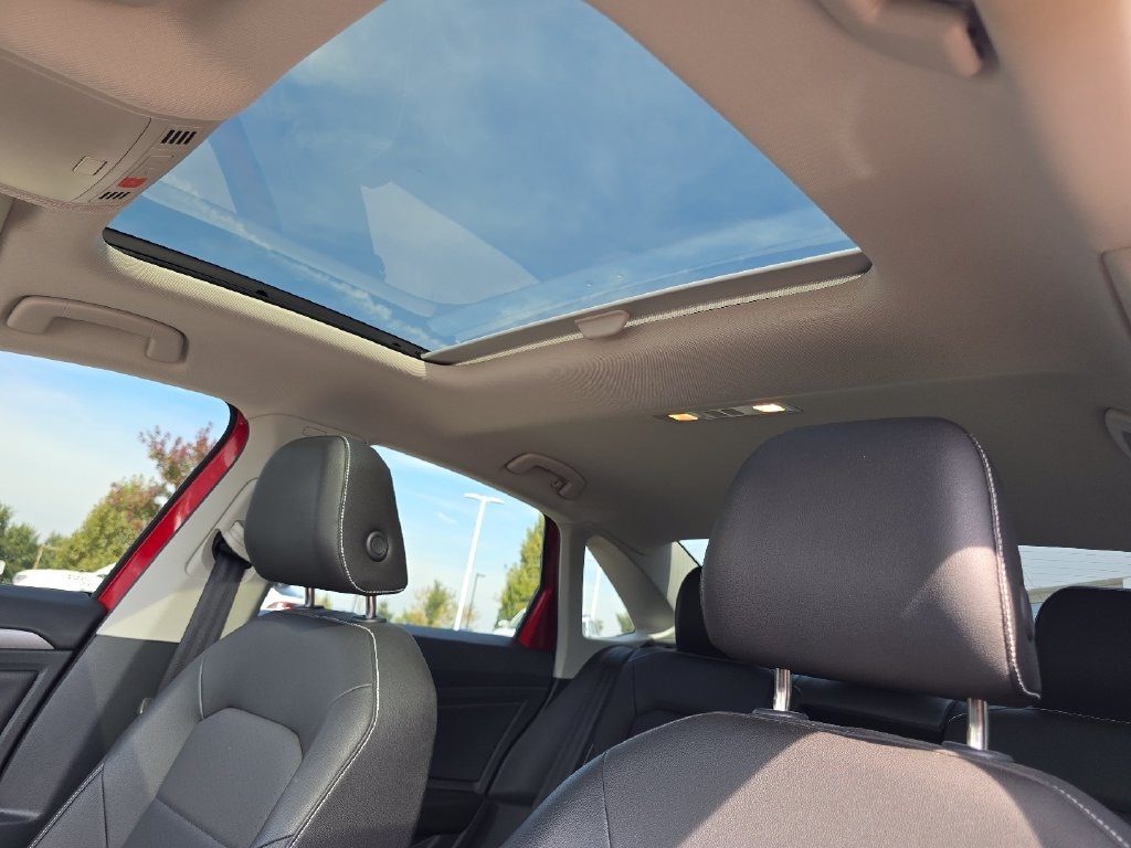Used 2024 Volkswagen Jetta 1.5T SE Sedan