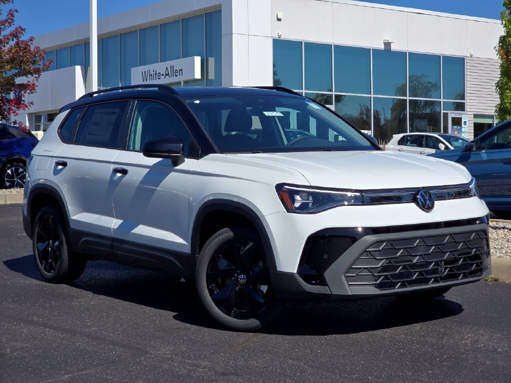 New 2027 Volkswagen Taos 1.5T SE Black SUV