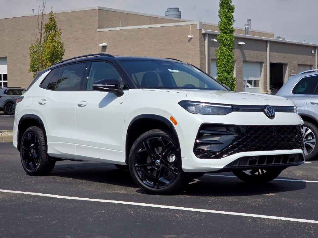 New 2026 Volkswagen Tiguan SE R-Line Black SUV