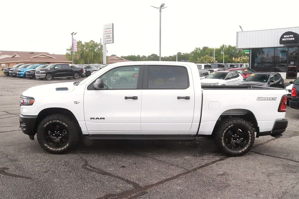 New 2026 Ram 1500 WARLOCK CREW CAB 4X4 5'7 BOX Pickup