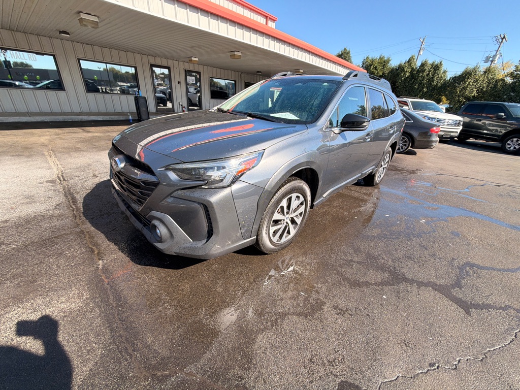Used 2023 Subaru Outback Premium SUV