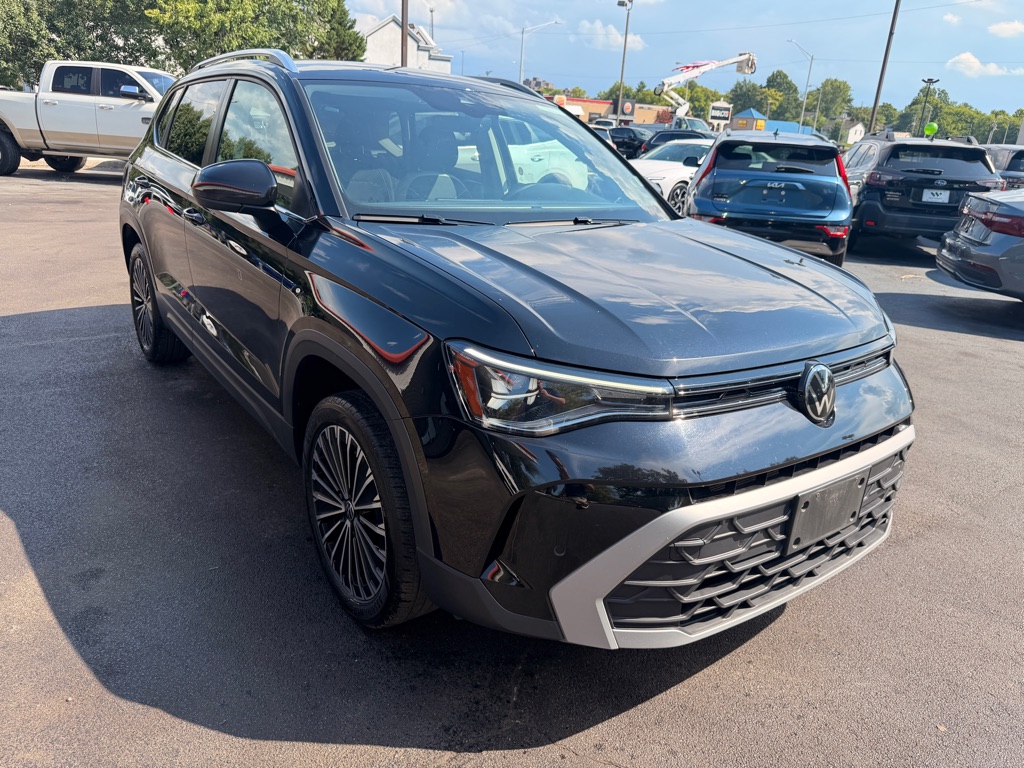 Used 2025 Volkswagen Taos SE SUV