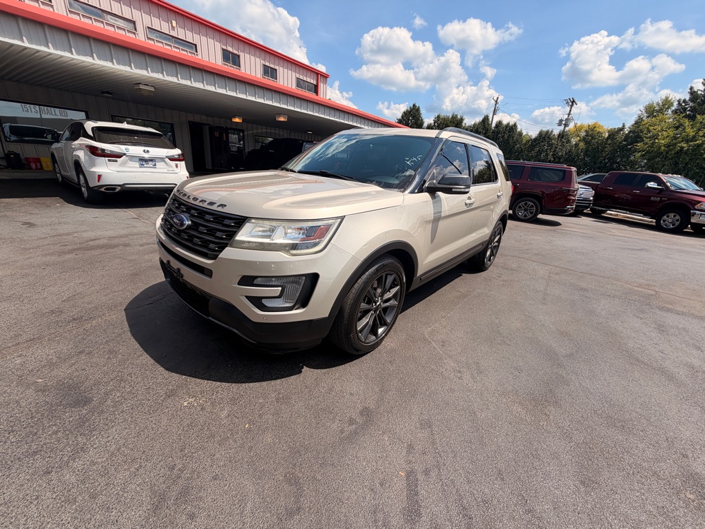 Used 2017 Ford Explorer XLT SUV