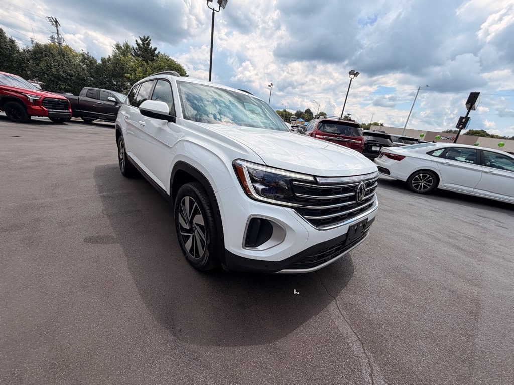 Used 2025 Volkswagen Atlas 2.0T SE w/Technology SUV