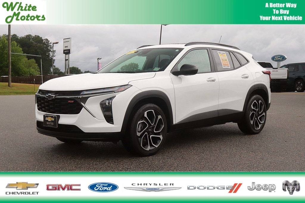 Used 2025 Chevrolet Trax 2RS SUV