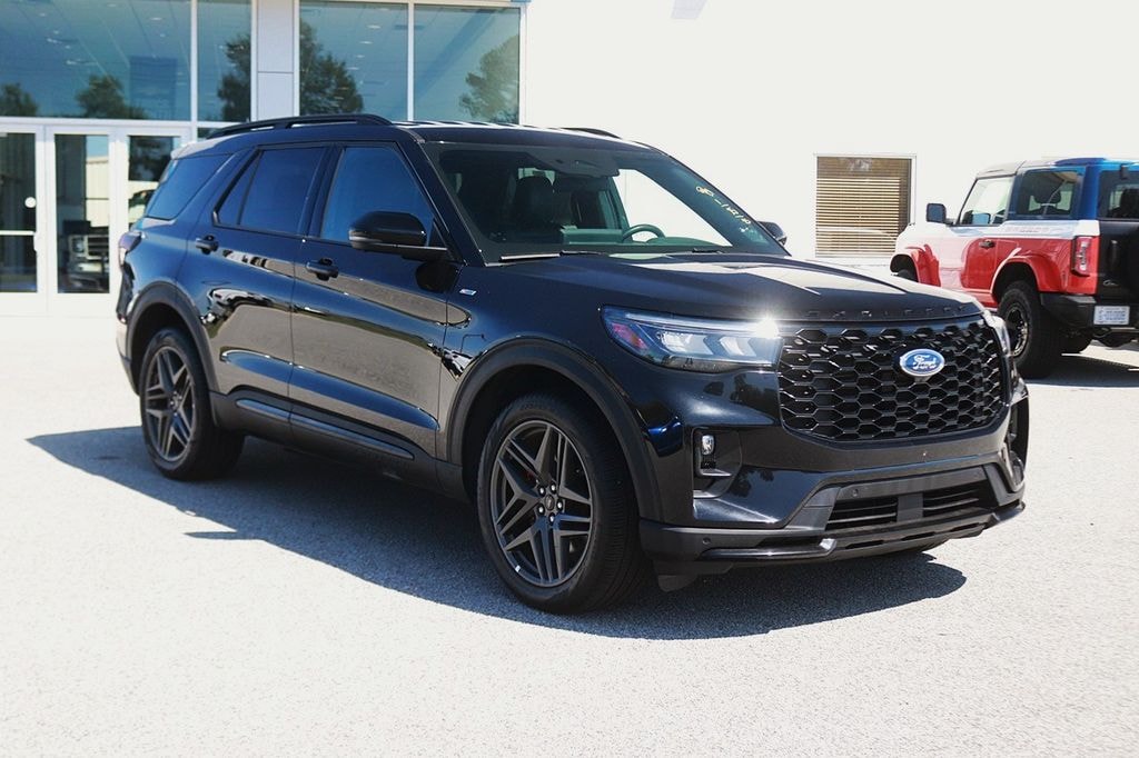 Used 2025 Ford Explorer ST-Line SUV