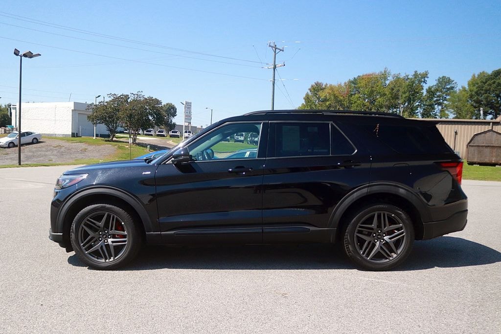 Used 2025 Ford Explorer ST-Line SUV