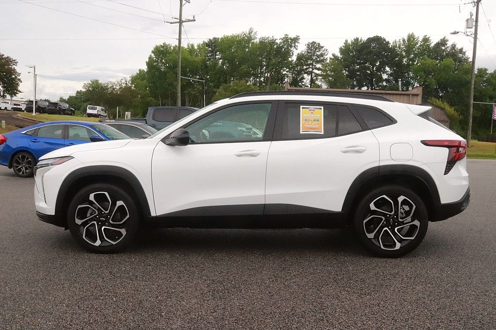 Used 2025 Chevrolet Trax 2RS SUV