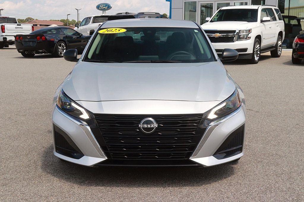 Used 2025 Nissan Altima 2.5 SV Sedan
