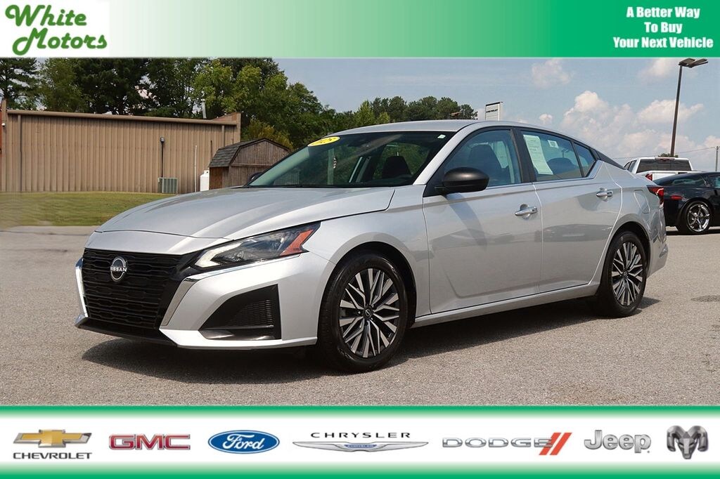 Used 2025 Nissan Altima 2.5 SV Sedan