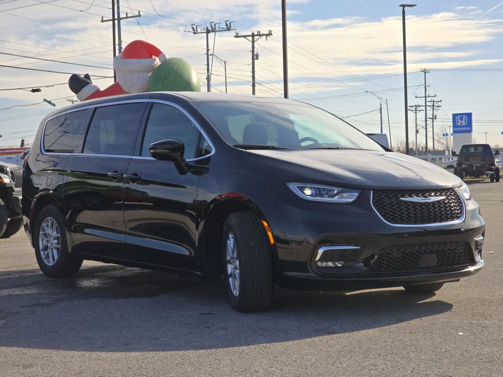 New 2026 Chrysler Pacifica SELECT Passenger Van
