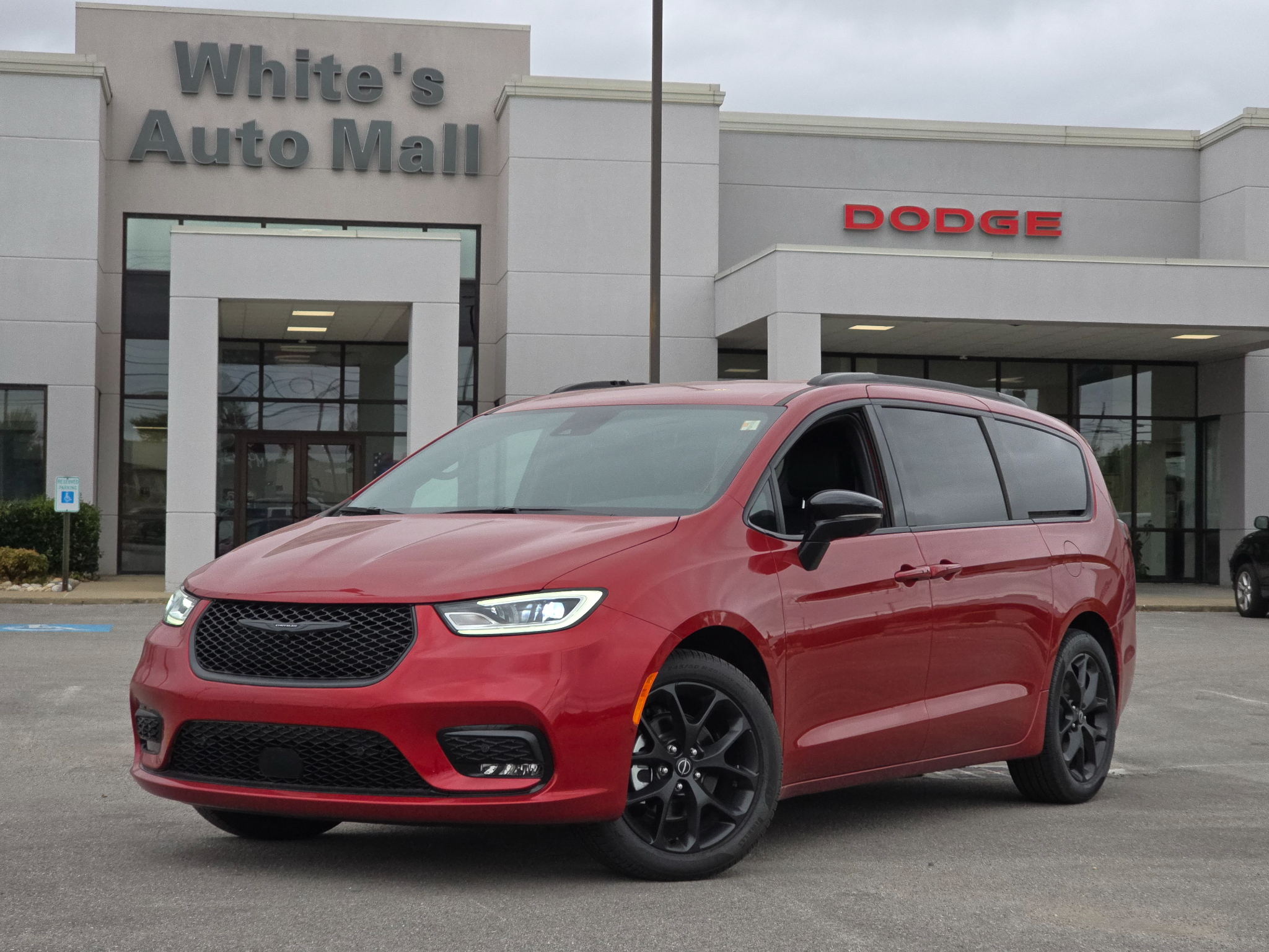 2026 Chrysler Pacifica Passenger Van 