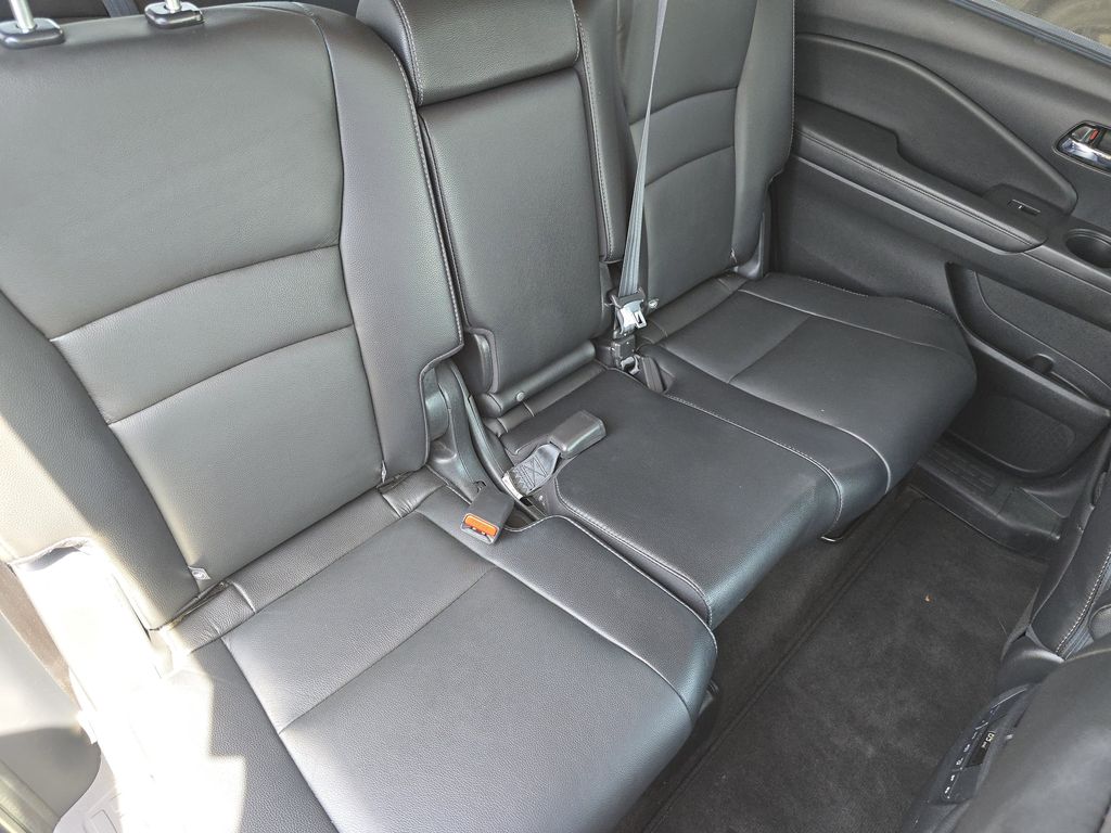 2020 Honda Pilot EX-L - Photo 23