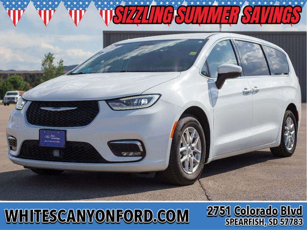 2023 Chrysler Pacifica Touring L