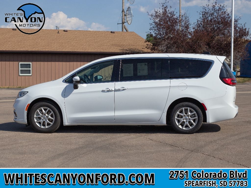 Certified 2023 Chrysler Pacifica Touring L Passenger Van