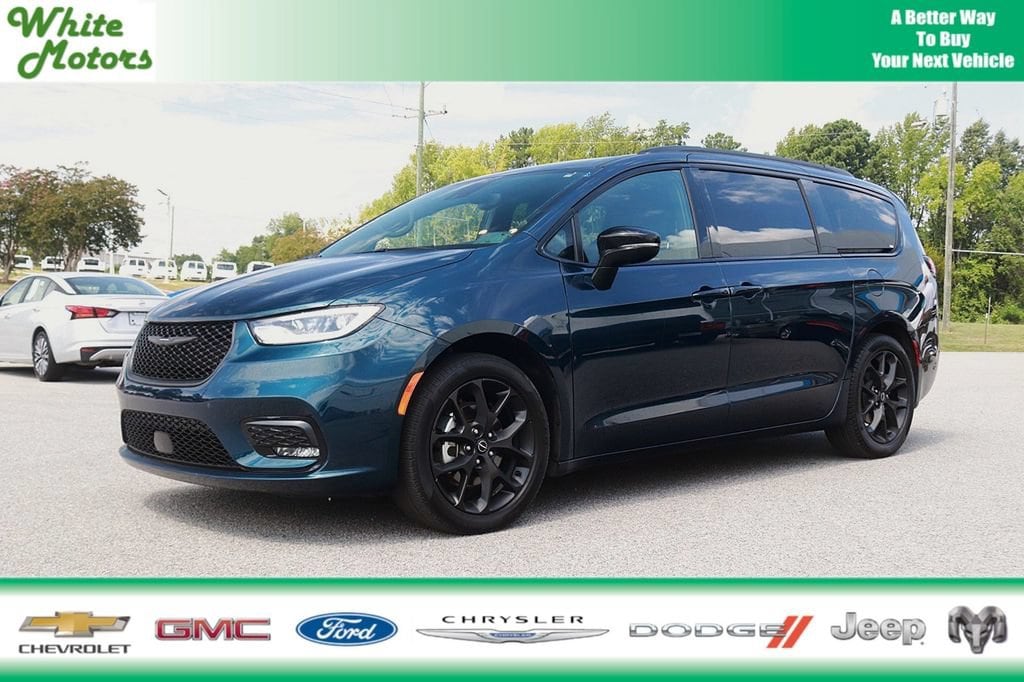 Used 2025 Chrysler Pacifica Limited