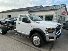 2026 Ram 5500 Chassis Cab TRADESMAN  REGULAR  4X2 84' CA Pickup