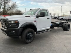 2026 Ram 5500 Chassis Cab TRADESMAN  REGULAR  4X4 108' CA Pickup