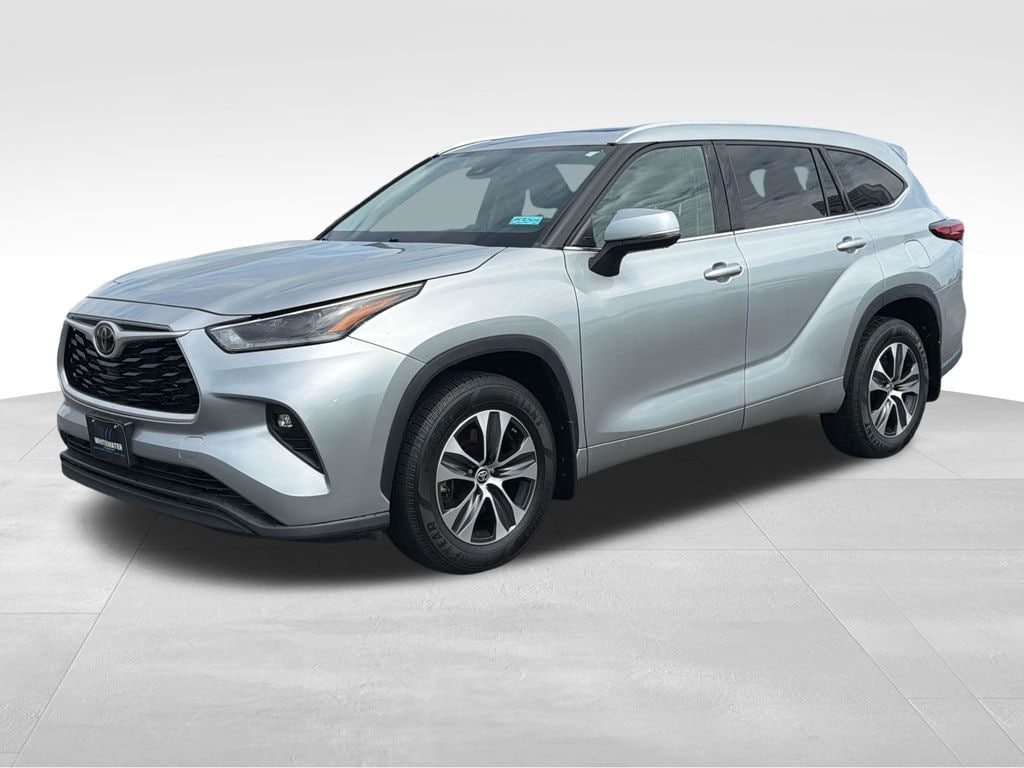 Used 2021 Toyota Highlander XLE SUV