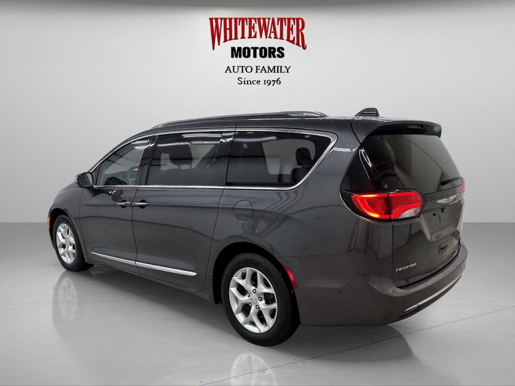 Used 2020 Chrysler Pacifica Limited Mini-van, Passenger