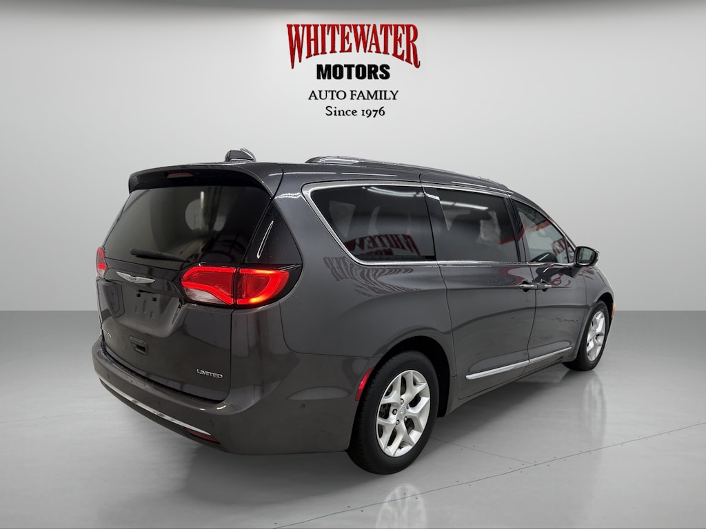 Used 2020 Chrysler Pacifica Limited Mini-van, Passenger