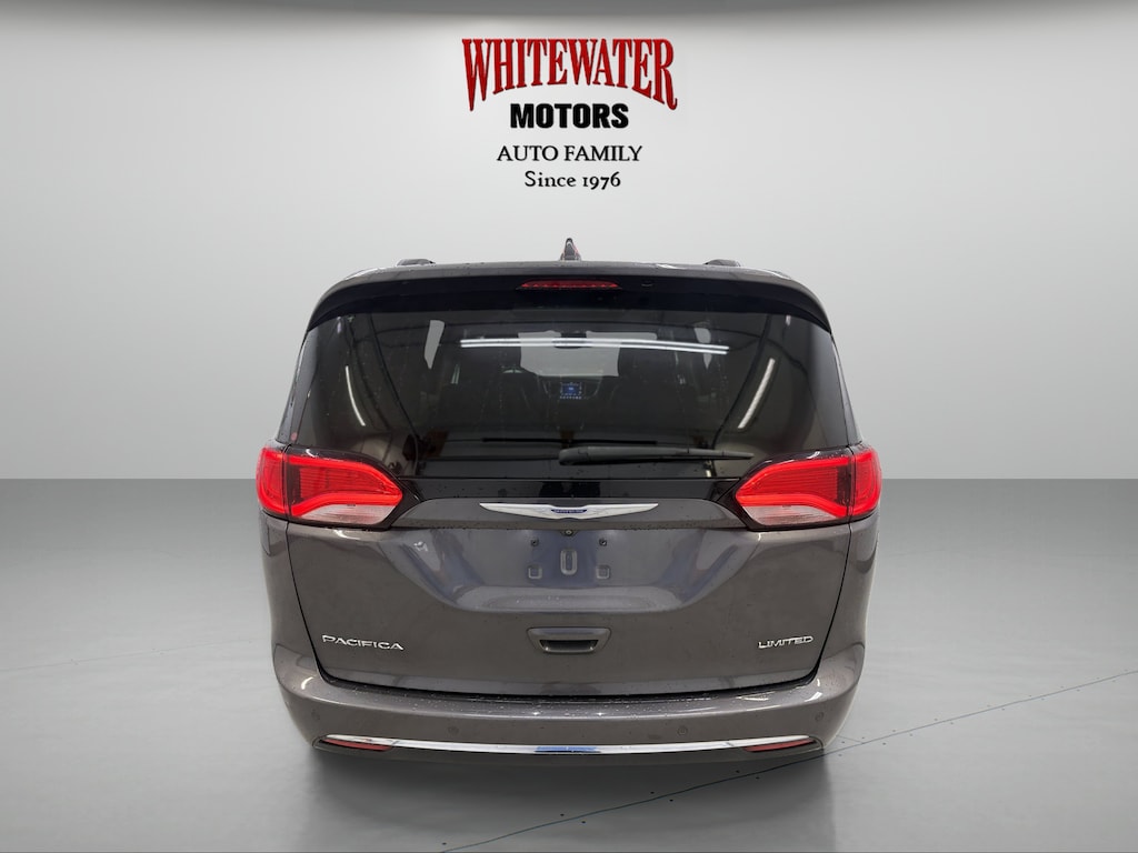 Used 2020 Chrysler Pacifica Limited Mini-van, Passenger
