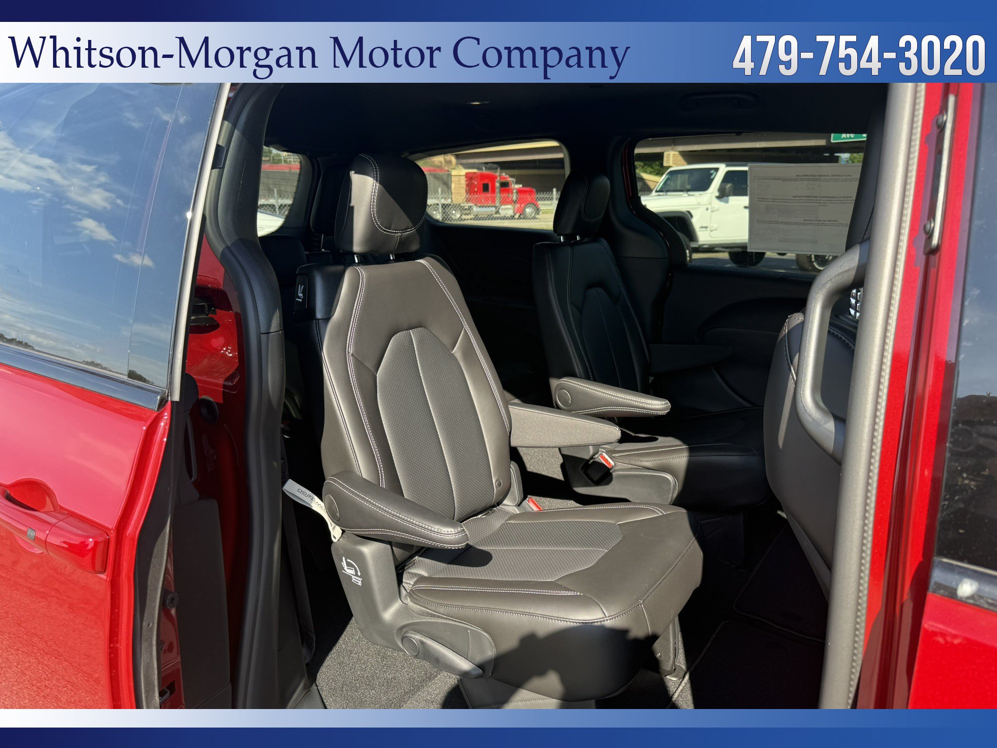 2026 Chrysler Pacifica Select - Photo 10