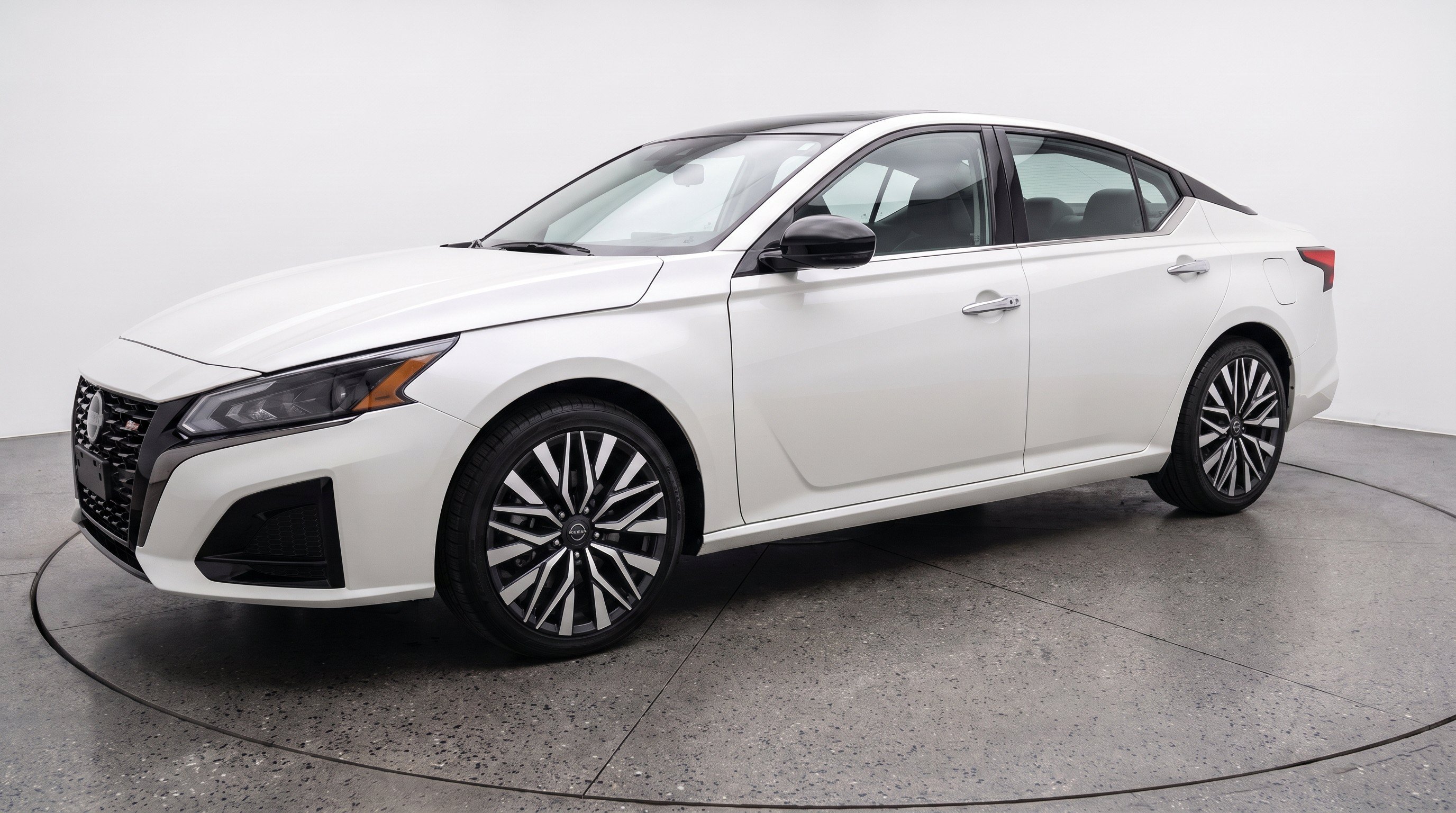 Thumbnail: 2025 Nissan Altima - 3