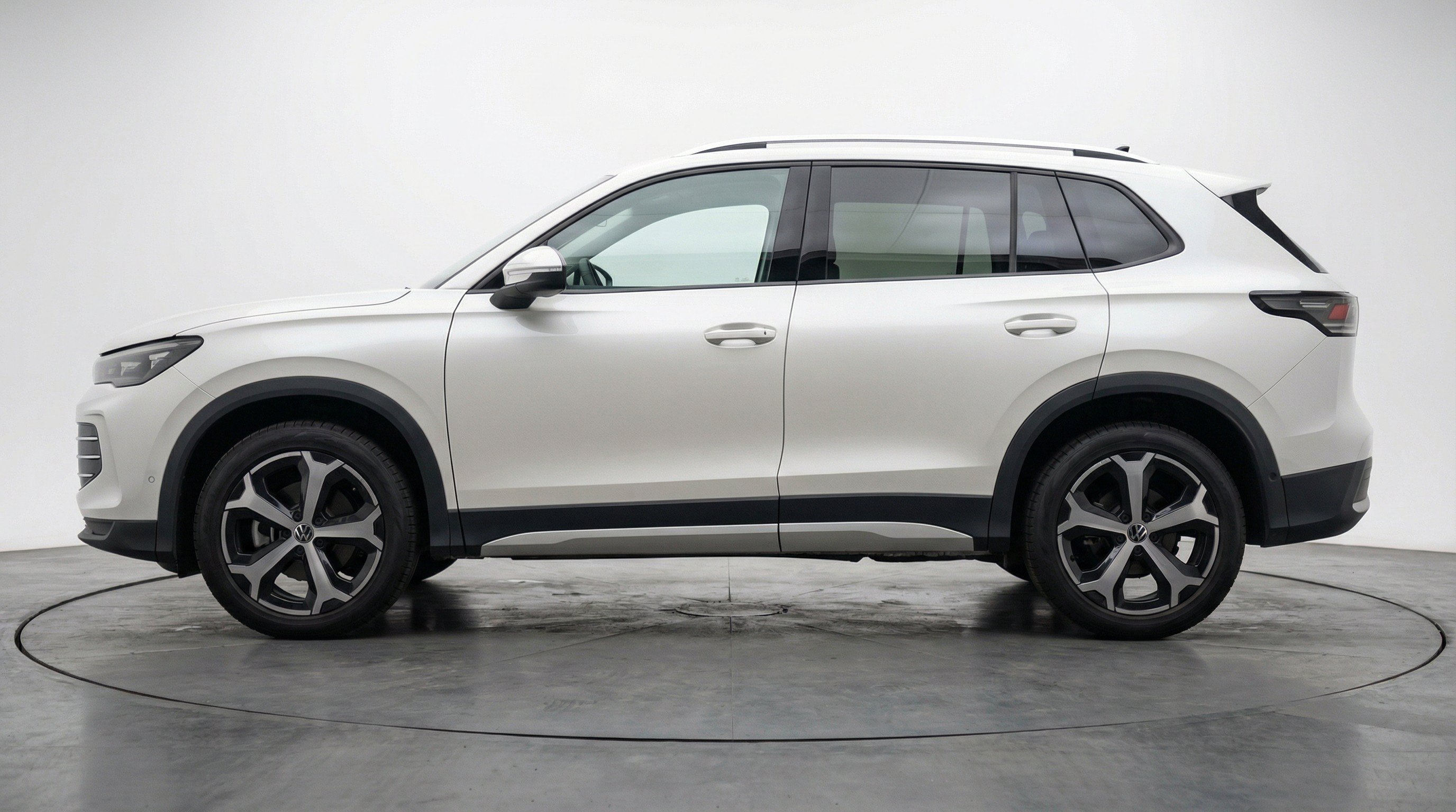 Thumbnail: 2026 Volkswagen Tiguan - 5